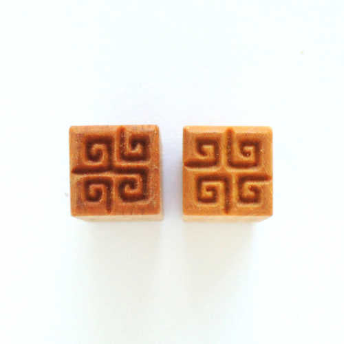SMALL SQUARE CLAY STAMP